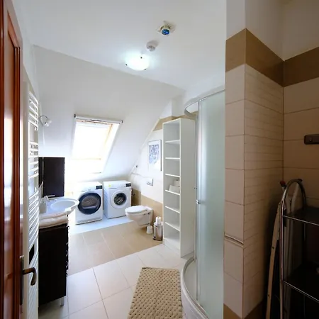 Merenyi Luxus Апартаменты *